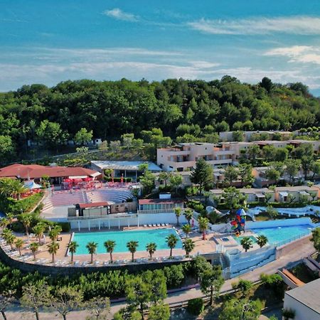 Centro Vacanze Mirage Torre di Palme المظهر الخارجي الصورة