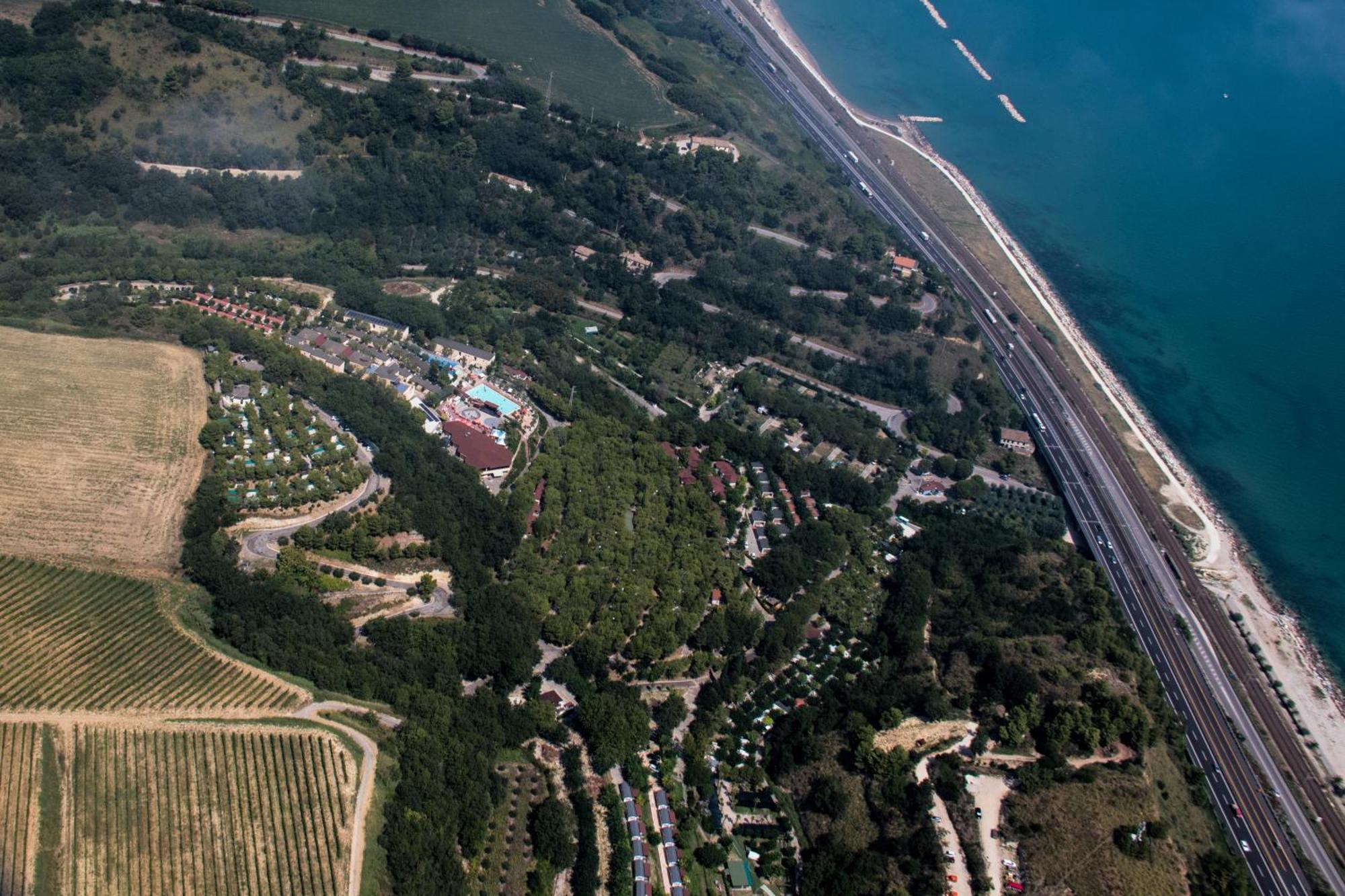 Centro Vacanze Mirage Torre di Palme المظهر الخارجي الصورة